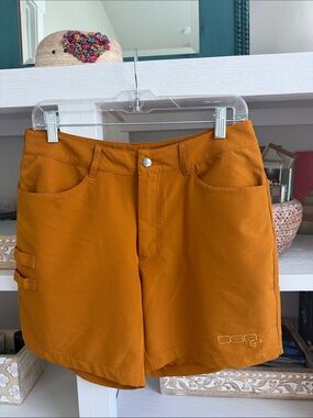 DSG Women's Burnt Orange Utility Shorts! 6” long. Size 8. Like new!